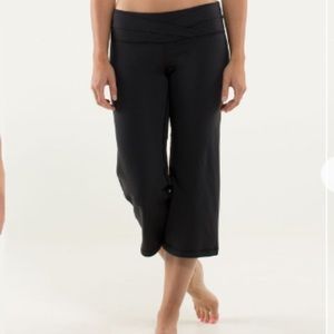 Lululemon Dharana Crop Yoga Capri Black Size 4